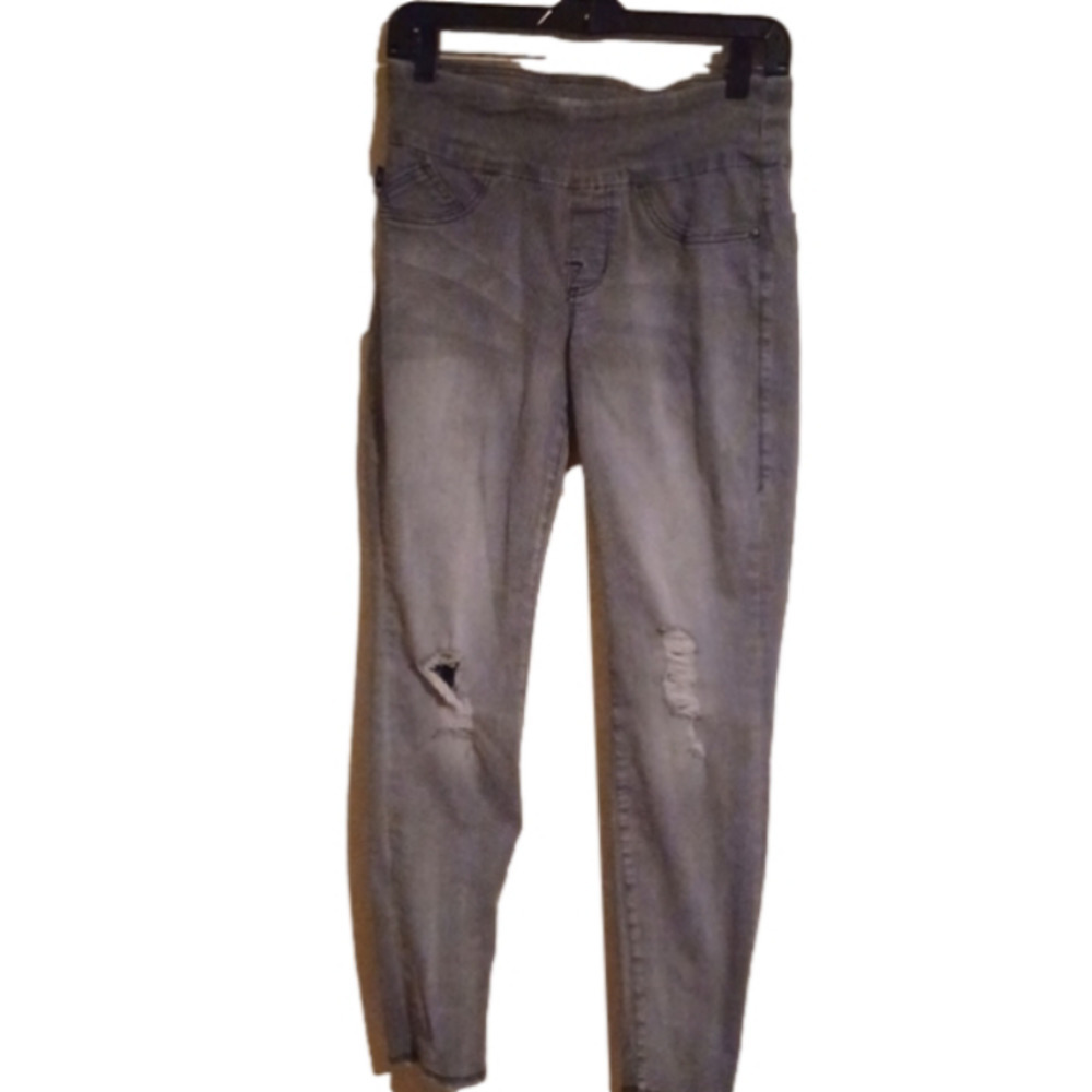 Rock & Republic DenimRx distressed grey  ( slimming jeans) Size 8.